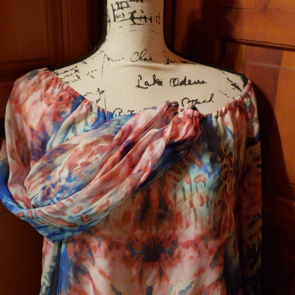 💜3/$10💜Colorful Boho pastel top - Picture 4 of 7